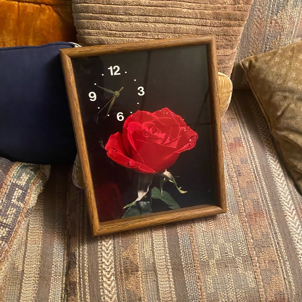 Selling a unique clock from 70-80s